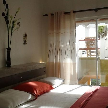 Petit Guest House Негомбо Екстер'єр фото