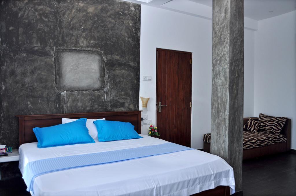 Petit Guest House Негомбо Екстер'єр фото