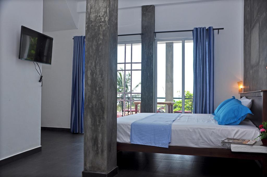 Petit Guest House Негомбо Екстер'єр фото