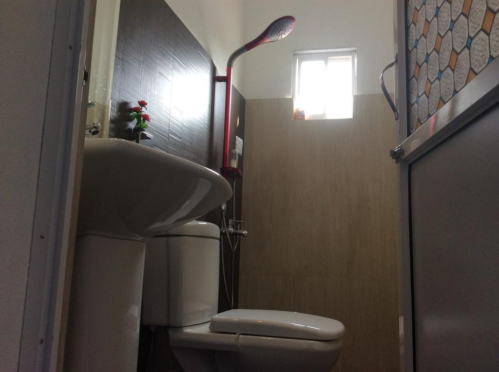 Petit Guest House Негомбо Екстер'єр фото