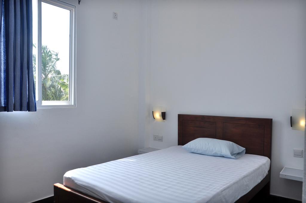 Petit Guest House Негомбо Екстер'єр фото