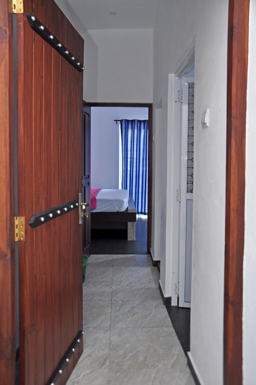 Petit Guest House Негомбо Екстер'єр фото
