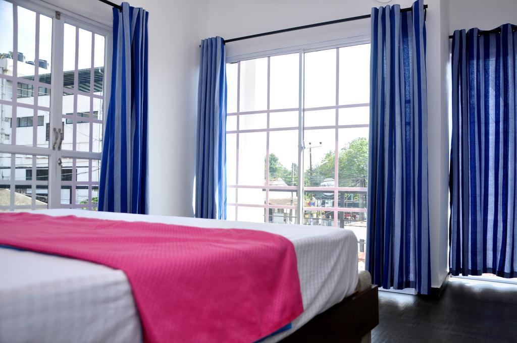 Petit Guest House Негомбо Екстер'єр фото