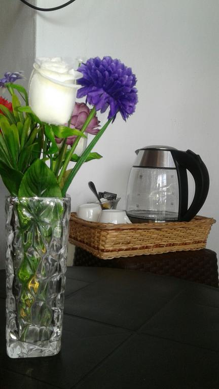 Petit Guest House Негомбо Екстер'єр фото