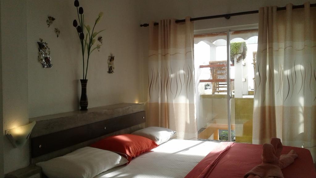 Petit Guest House Негомбо Екстер'єр фото