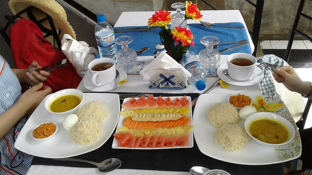 Petit Guest House Негомбо Екстер'єр фото