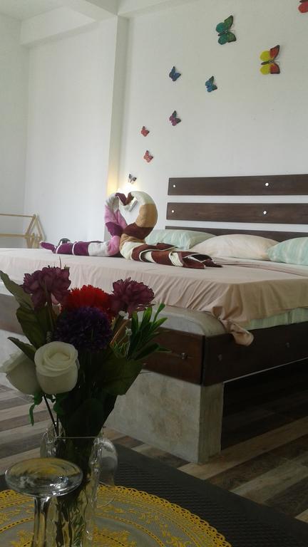 Petit Guest House Негомбо Екстер'єр фото